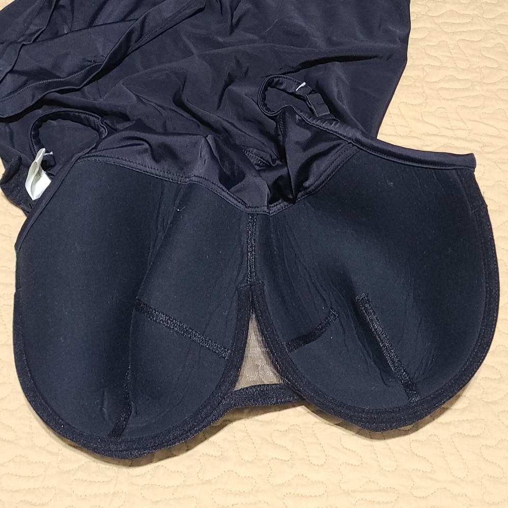 Mom Thompson swim tank with built in bra size 42D - Picture 3 of 8